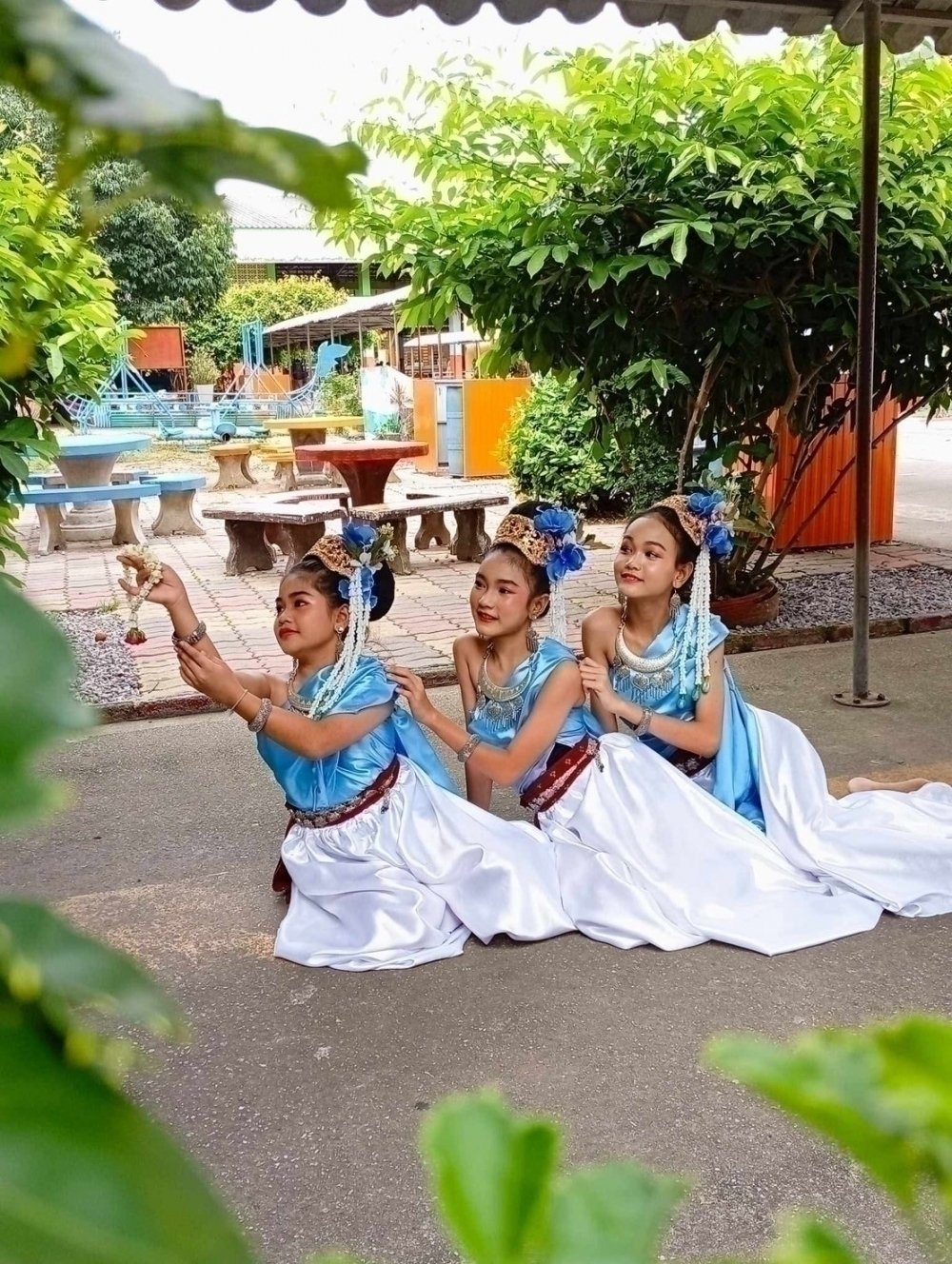 <div style='text-align:center;'><a href='img/article/art_1753069652/image/g/017599ac367bd75411e3bbbddfa0af151_1652091617.jpg' target='_blank' style='color:#FFF !important;' download><b>ดาวน์โหลดรูปภาพ</b> <span style='font-size:12px;'>(1,000 x 1,328 px)</span></a></div>