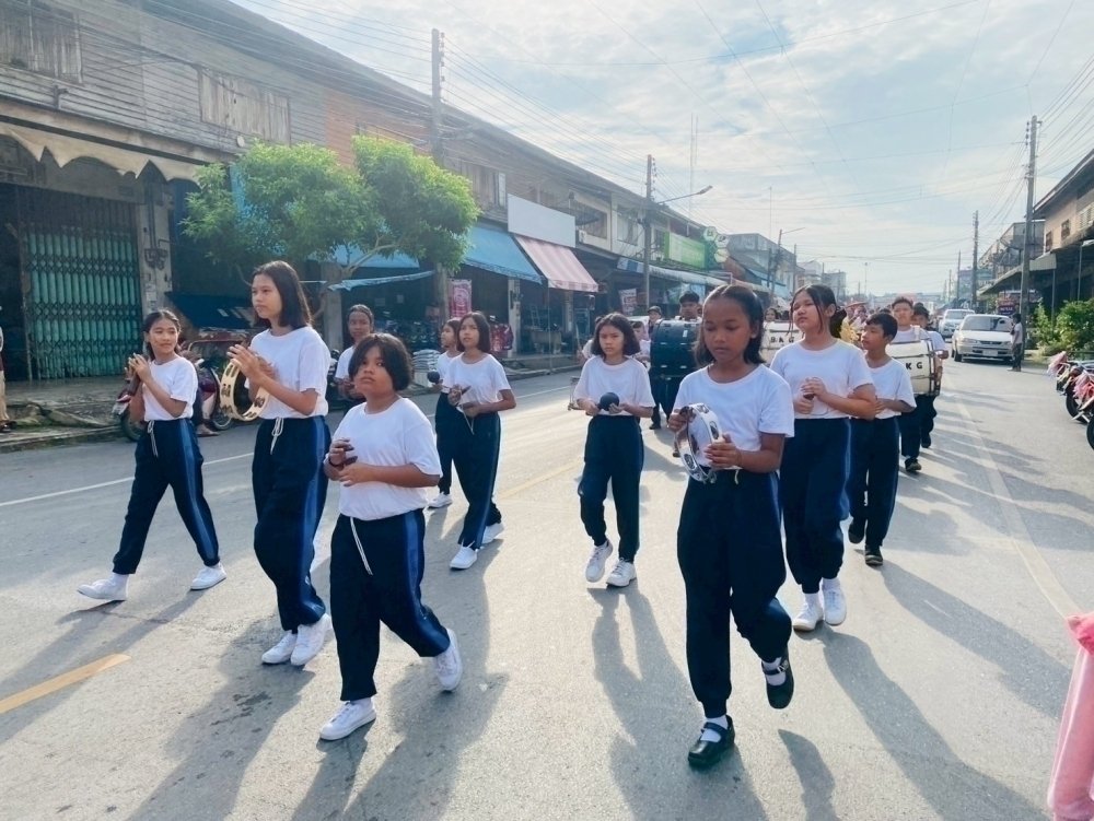 <div style='text-align:center;'><a href='img/article/art_1753070560/image/g/bf22327be16b1735d10bf2d30189d8871_1447019940.jpg' target='_blank' style='color:#FFF !important;' download><b>ดาวน์โหลดรูปภาพ</b> <span style='font-size:12px;'>(1,000 x 751 px)</span></a></div>