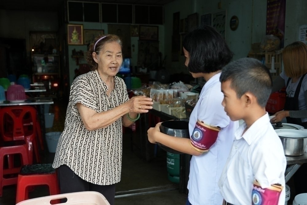 <div style='text-align:center;'><a href='img/article/art_1753071081/image/g/56ae6809db291c60846a565cfe510f201_1383570436.jpg' target='_blank' style='color:#FFF !important;' download><b>ดาวน์โหลดรูปภาพ</b> <span style='font-size:12px;'>(1,000 x 667 px)</span></a></div>