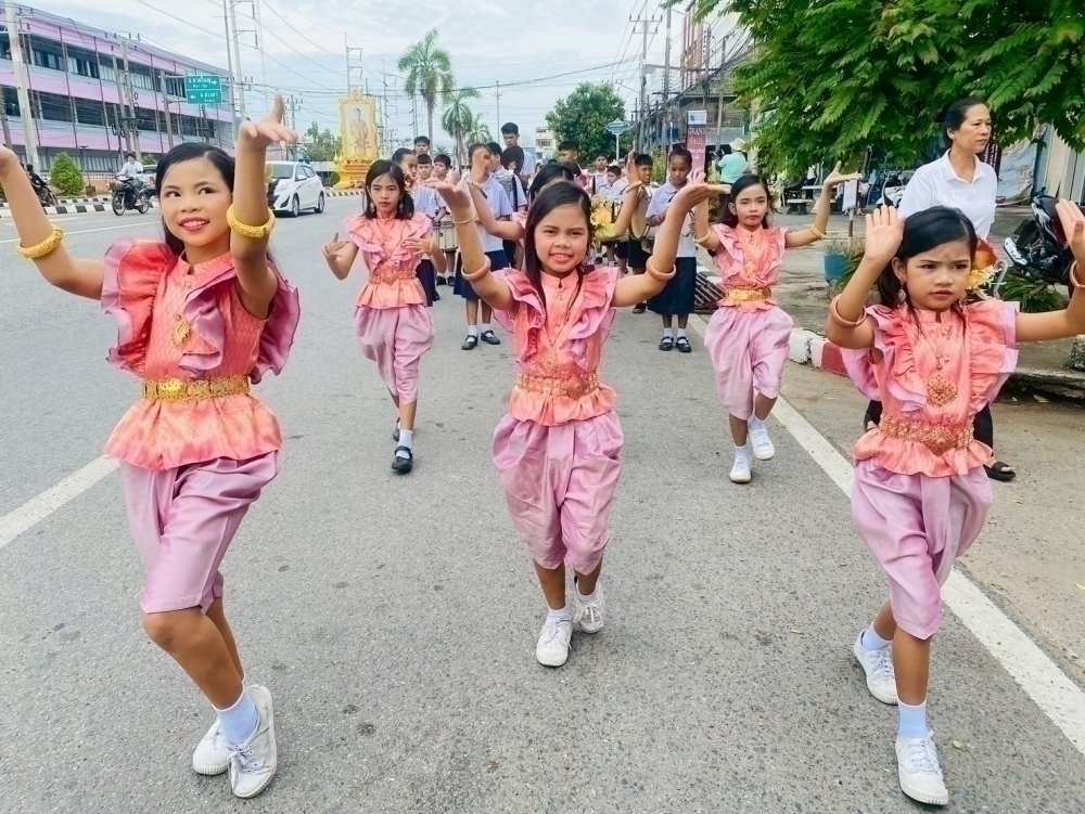 <div style='text-align:center;'><a href='img/article/art_1753071081/image/g/be32eec7ac737c3b919d63a81f9a0d5b1_1427056046.jpg' target='_blank' style='color:#FFF !important;' download><b>ดาวน์โหลดรูปภาพ</b> <span style='font-size:12px;'>(1,000 x 751 px)</span></a></div>