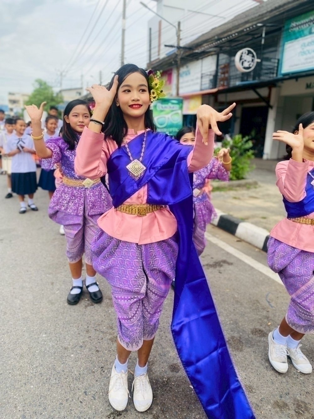 <div style='text-align:center;'><a href='img/article/art_1753071081/image/g/c07223a85c12cfc358cf6a09a7a52e5f1_1724068538.jpg' target='_blank' style='color:#FFF !important;' download><b>ดาวน์โหลดรูปภาพ</b> <span style='font-size:12px;'>(1,000 x 1,334 px)</span></a></div>