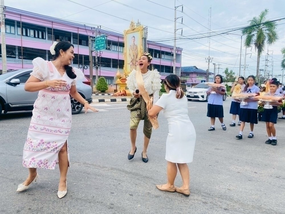 <div style='text-align:center;'><a href='img/article/art_1753071081/image/g/d29352c21c53b8d1e2e64329a66bafb11_2432682159.jpg' target='_blank' style='color:#FFF !important;' download><b>ดาวน์โหลดรูปภาพ</b> <span style='font-size:12px;'>(1,000 x 751 px)</span></a></div>